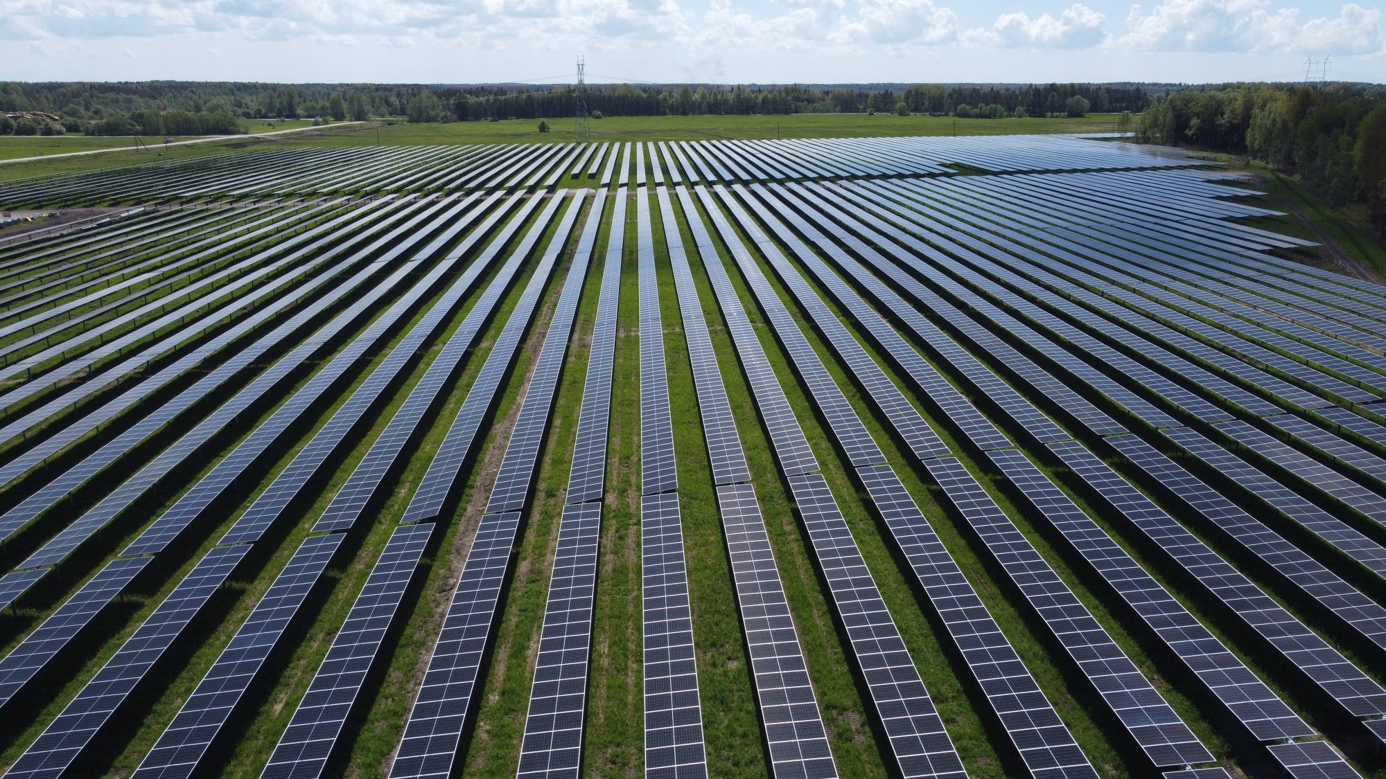 "SUNLY" PIESAISTA 85 MILJONU EIRO FINANSĒJUMU, NOSTIPRINOT SAULES ENERĢIJAS RAŽOTĀJA LĪDERA POZĪCIJU LATVIJĀ