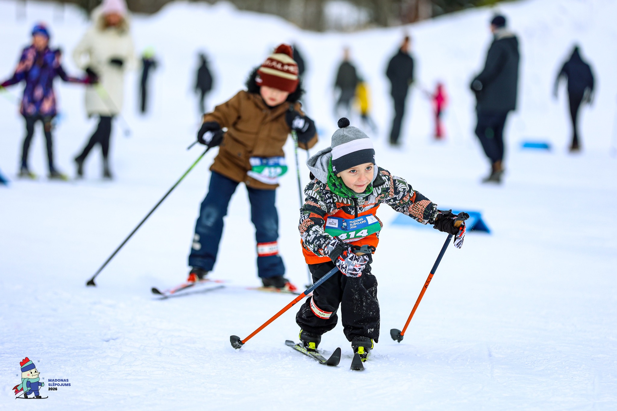Madonā aizvadīts tradicionālais Madonas tautas slēpojums, pulcējot teju 500 dalībnieku